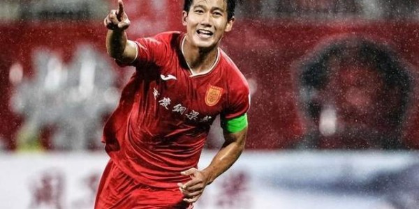 Xingkong-中超16强巡礼·重庆铜梁龙：中超最嫩主帅，带最年轻的队