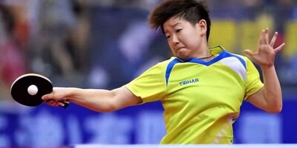 星空娱乐-《全民学乒乓横拍篇》第39集：正手前冲下旋球与直拍拉球|乒乓球|手指|旋转|乒乓球比赛|板型_新浪体育_新浪新闻