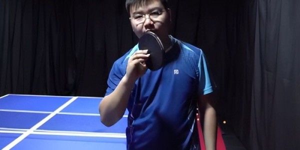 星空娱乐-《全民学乒乓横拍篇》第39集：正手前冲下旋球与直拍拉球|乒乓球|手指|旋转|乒乓球比赛|板型_新浪体育_新浪新闻