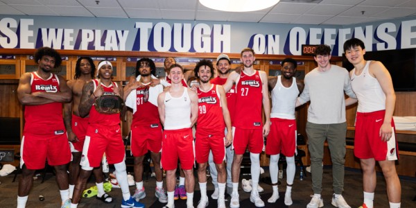 星空体育-开拓者官宣召回杨瀚森！今日有望出战湖人 近两场G联赛场均18+12