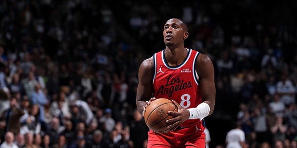 完全找不到手感，结果快船后场大闸还是得到了36分钟的出场时间？